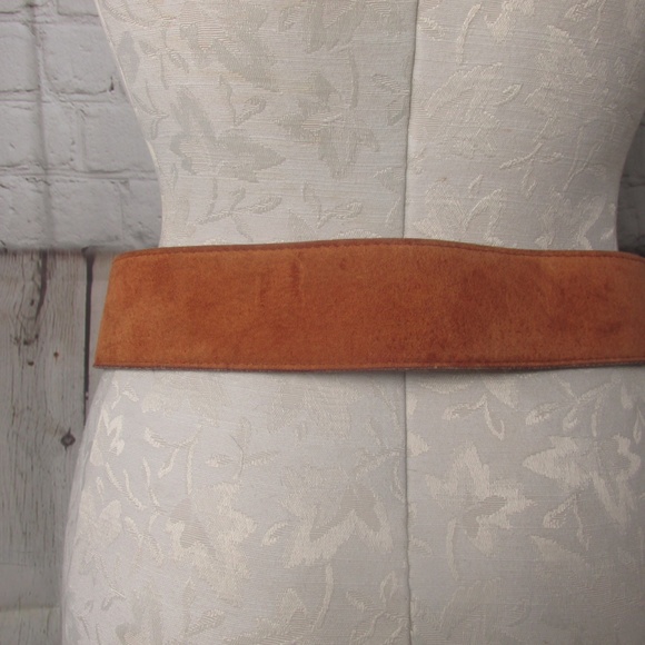 Genuine Leather Faux Snake Skin Belt - Picture 4 of 5